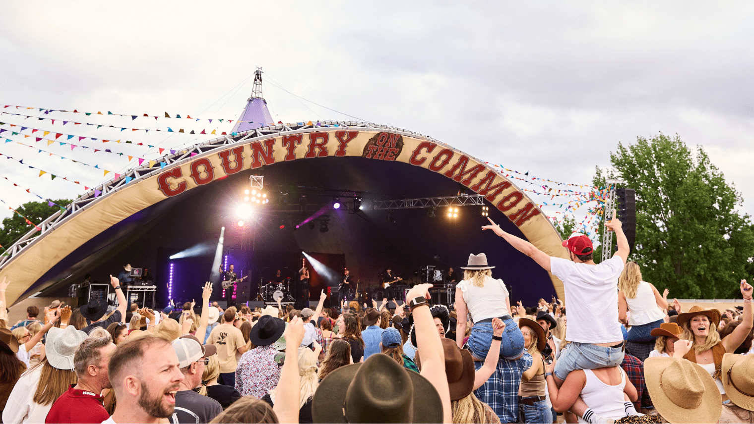 Festival crowd in front of Country on Common stage
