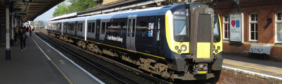 Class 450 train