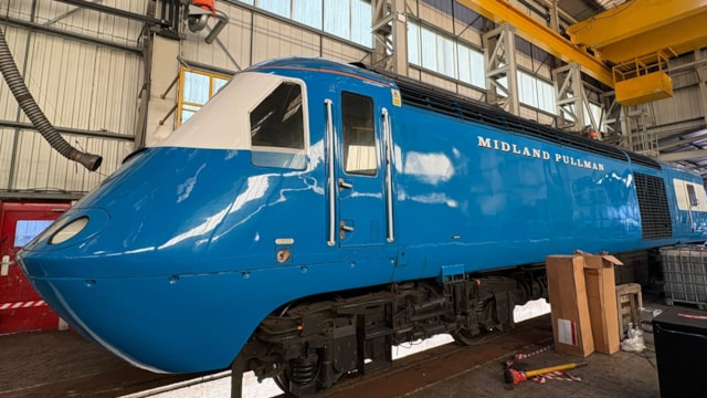 43047 (Blue Pullman) ready for fitment work cropped: 43047 (Blue Pullman) ready for fitment work cropped