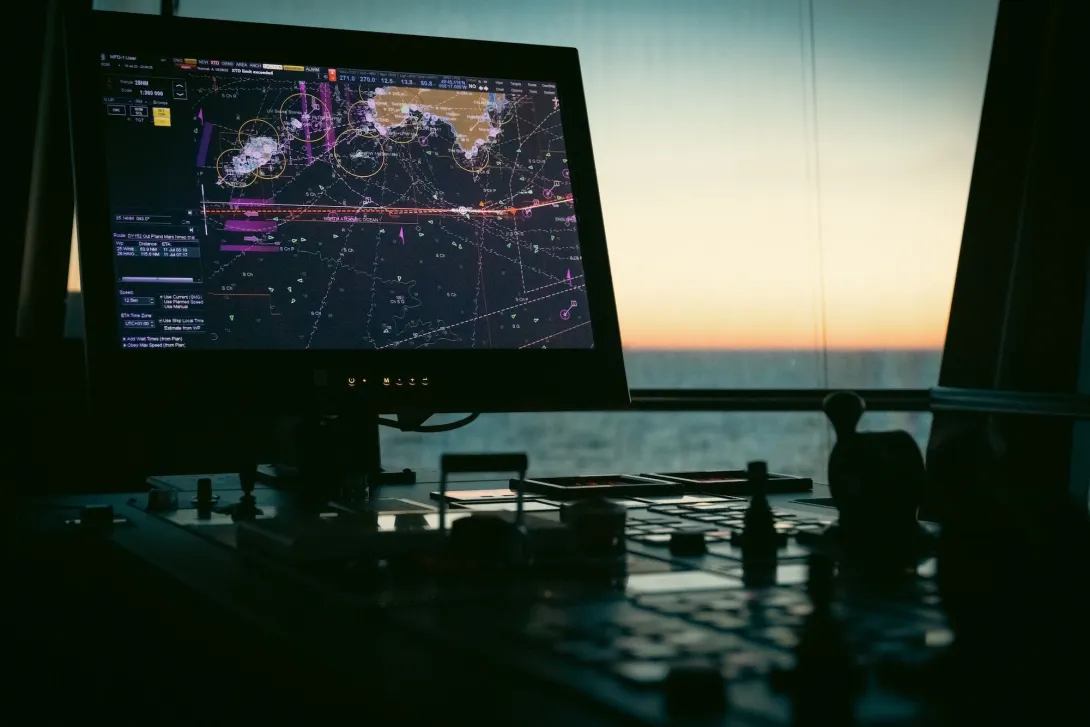 RRS Discovery bridge navigation