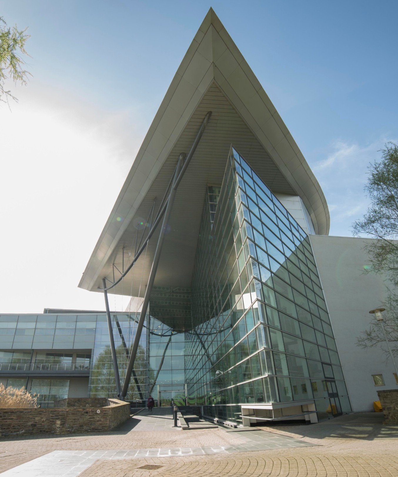 Met Office Exeter headquarters vertical.jpg