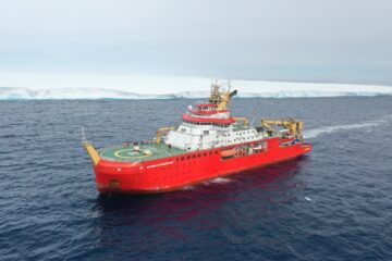 The research ship, RRS Sir David Attenborough (SDA), moving through the Weddell Sea alongside the giant iceberg A23a in December 2023.
