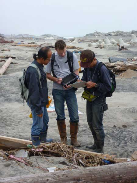 Using the BGS•SIGMAmobile mapping computer. (Photo Hannah Evans).