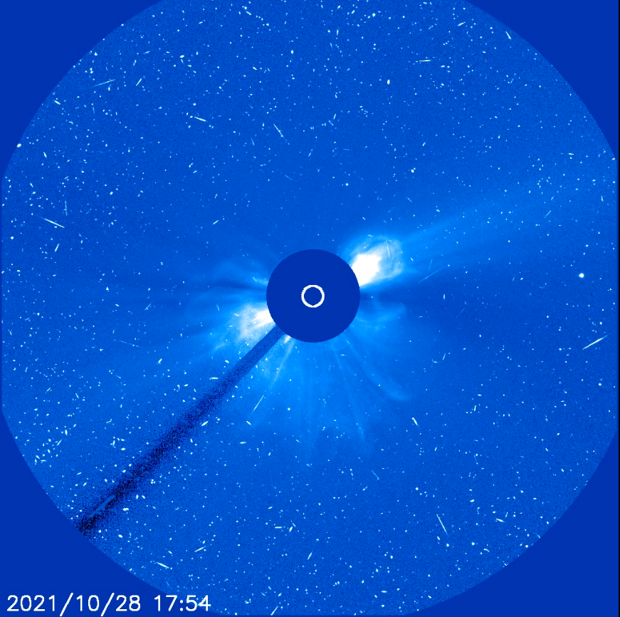 Image of the Sun's corona showing the CME. The Sun is behind the occulting disc. (SOHO NASA/ESA).
