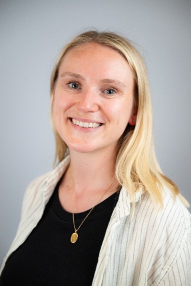 headshot of India Thomson