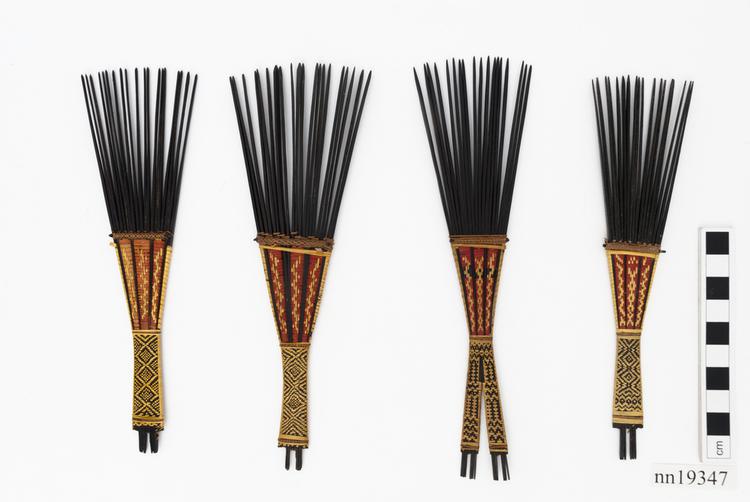 Image of combs (hair ornaments)