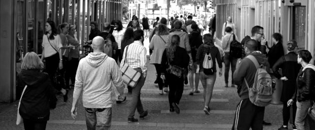 Lots of people walking