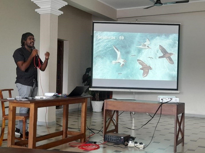 A Sri Lankan presenter at the oiled wildlife response training
