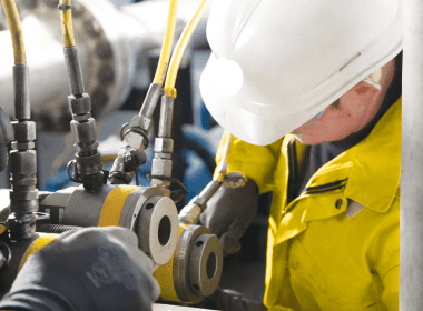 Mechanical joint integrity training (MJI) - Man In A White Hard Had Working On Mechanical Joints