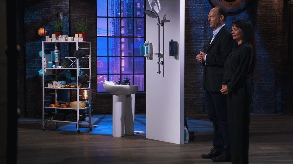 Lisa and Anthony Hicks pitch their business snoap to the Dragons.