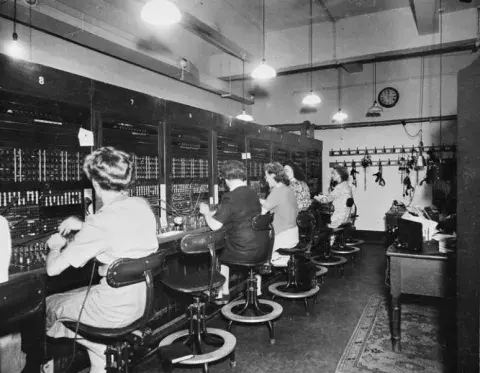 Room 60 in the Cabinet War Rooms. © IWM MH 531.