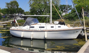 Five arrested after yacht carrying migrants intercepted in West Sussex