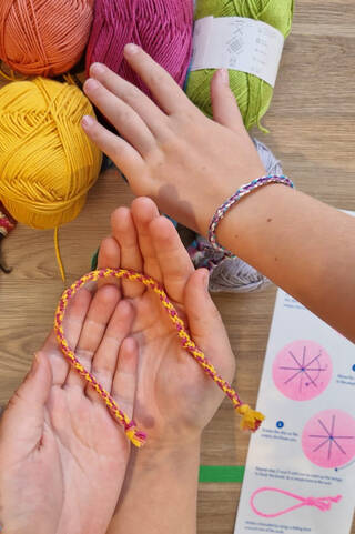 Photo for Design Club (11-14) - Friendship Bracelets