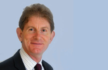 Headshot of Robert Devereux
