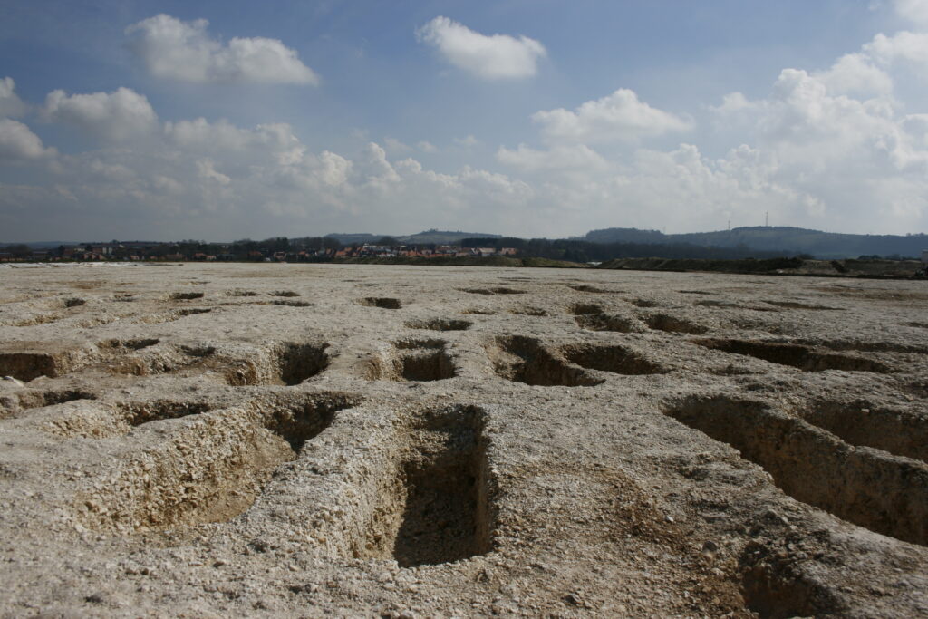 The Bulford site, with some of the Saxon graves. [Crown Copyright/MOD2016]