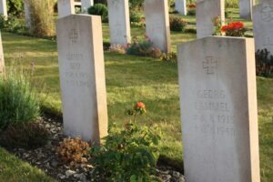 The graves of Lt Günter Beck and Uffz Karl Hoyer