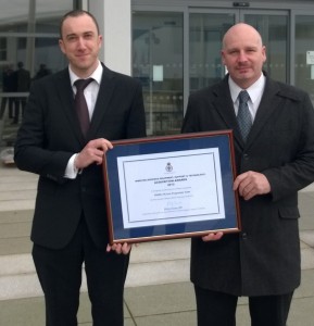 Rob Dawson (left) and Tony Robertson with their ministerial award. (Crown Copyright)