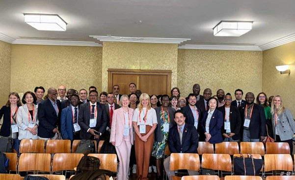 The photo is of a group of attendees at the 2025 Chief Veterinary Officer AMR Forum.