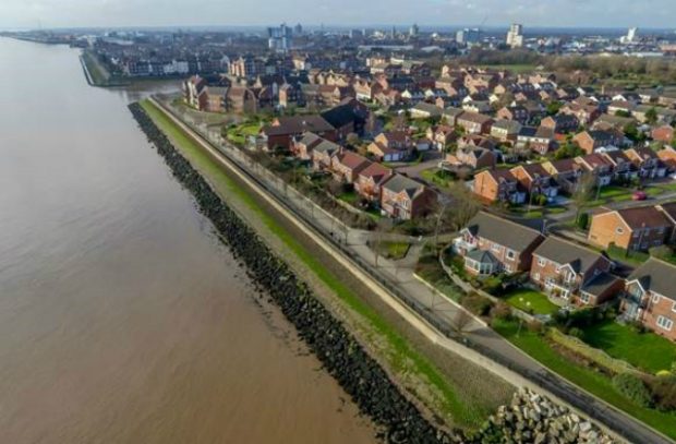 Image of Hull's Humber flooding frontages.