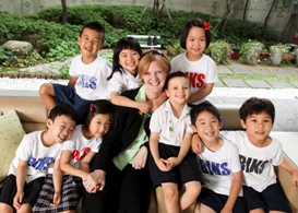 emma-with-kids