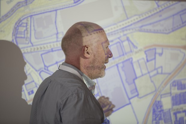 Paul Downey hosting the technical mapping workshop