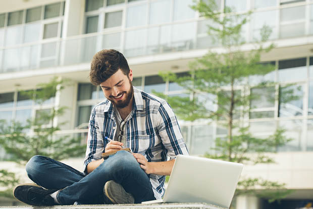 An image representing a social work student, courtesy of Freepik.