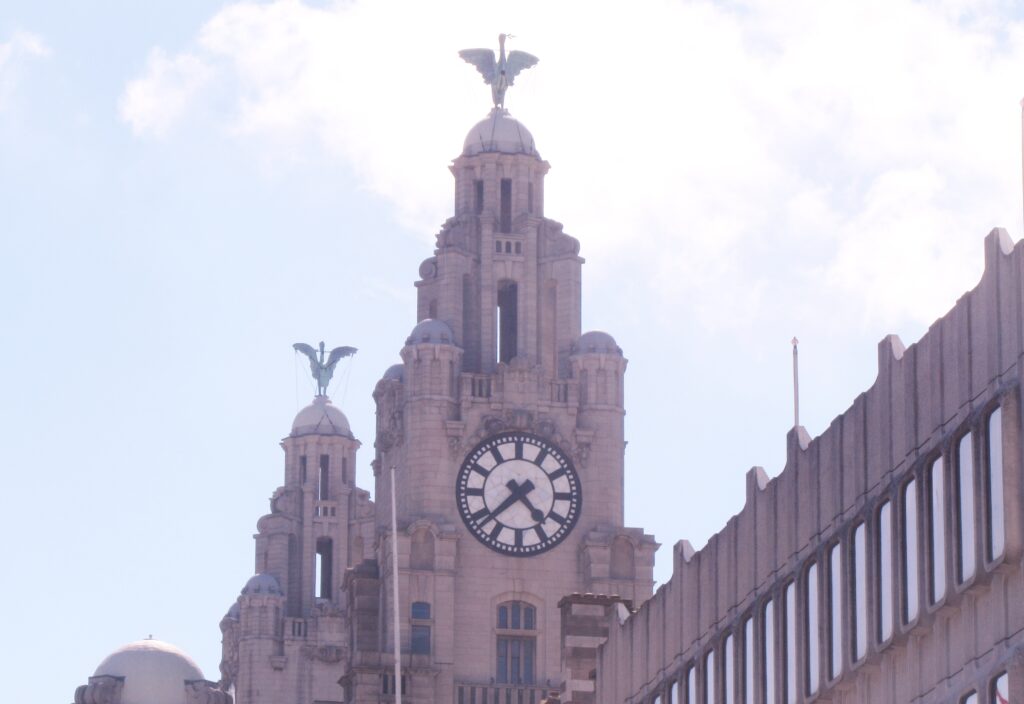 Liverpool, Liver buildung