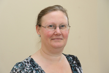 Dr Liane Saunders