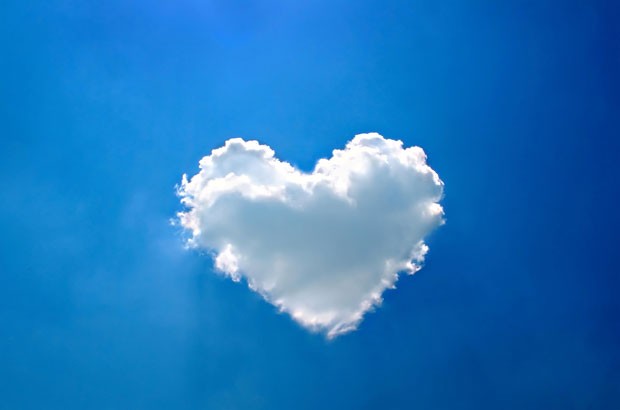 Image of a heart shaped cloud.