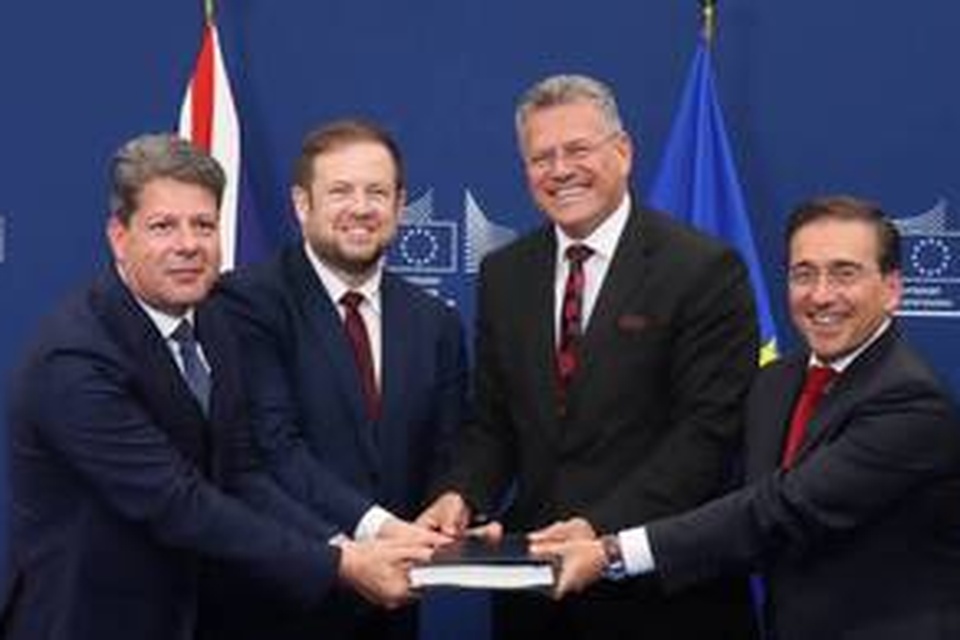 The Chief Minister attended the signing alongside Minister Doughty, EU Commissioner Maroš Šefčovič and Spanish Foreign Minister Jose Manuel Albares.