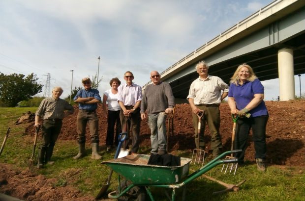 4 volunteers at Penn Inn roundabout