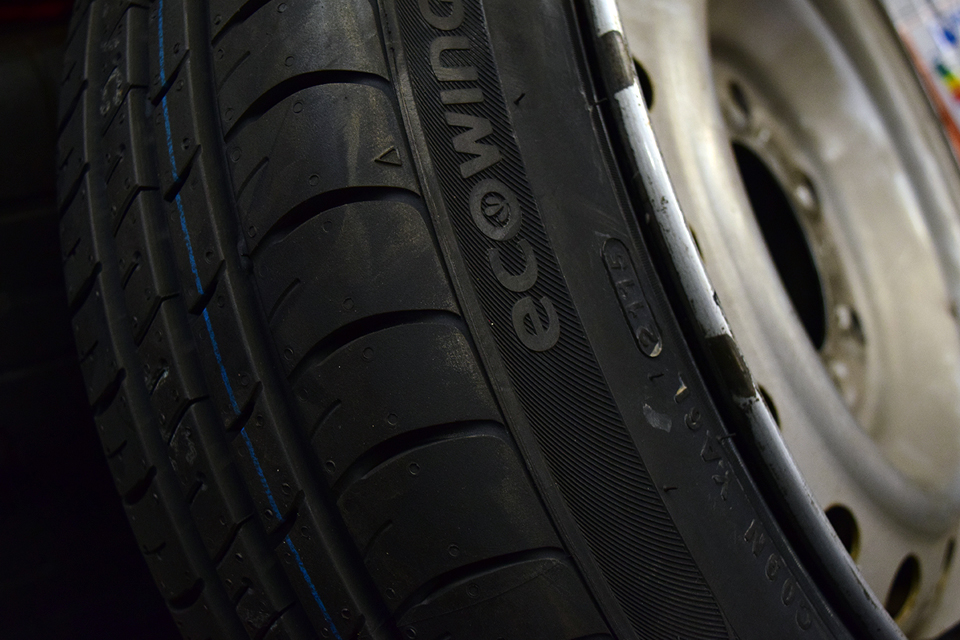 Streched tyre correctly fitted
