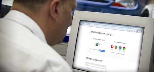 Mechanic looking at What Browser website