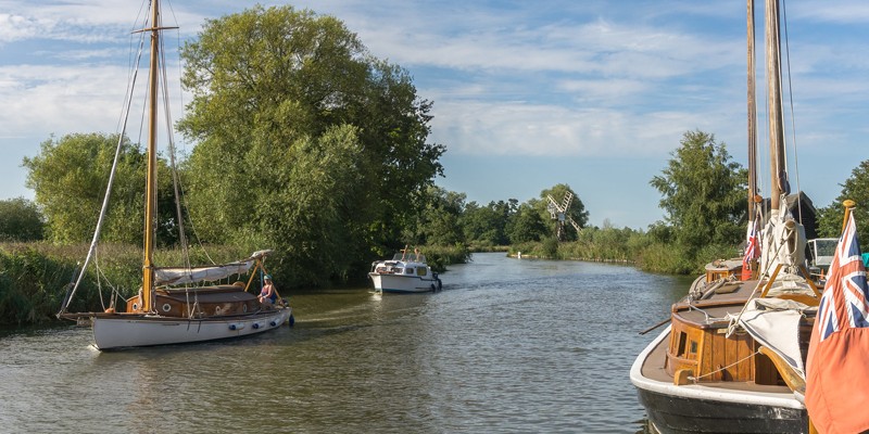 BLAF-thumbnail-copyright-chris-hill.jpg Sailing down River Ant