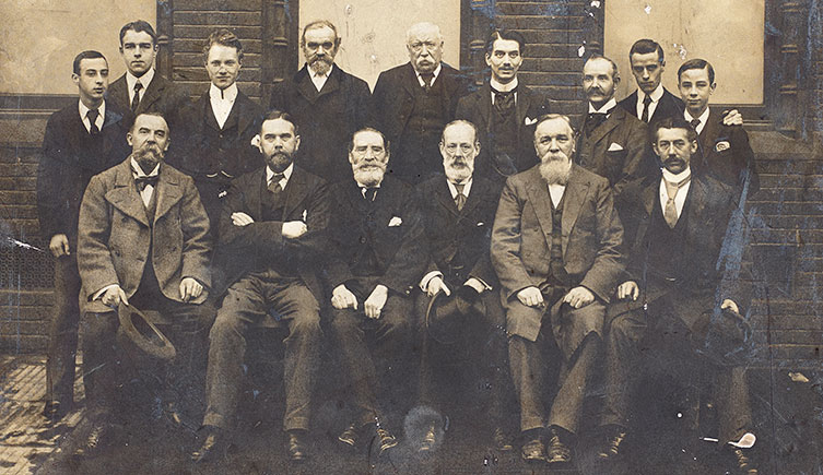 A staff photo from 1900
