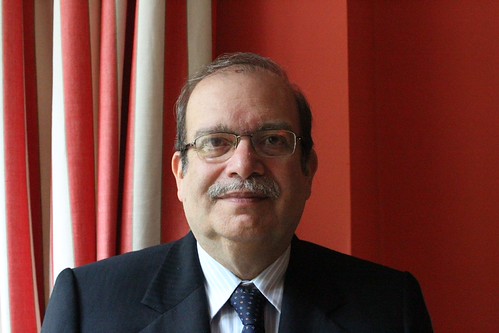 Julio Muñóz-Deacon, Embajador del Perú en el Reino Unido Julio Muñóz-Deacon, Embajador del Perú en el Reino Unido