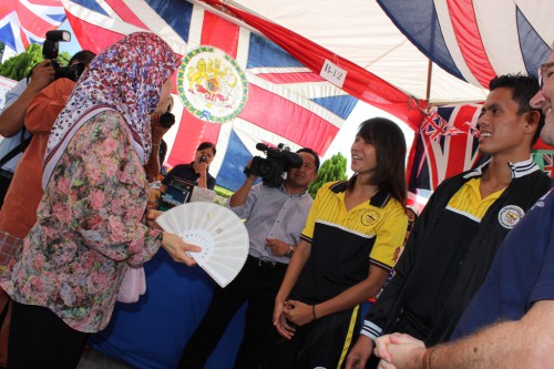 HRH Princess Masnah with Brunei's first female Olympian Maziah, and fellow 400m Olympian Hafiy