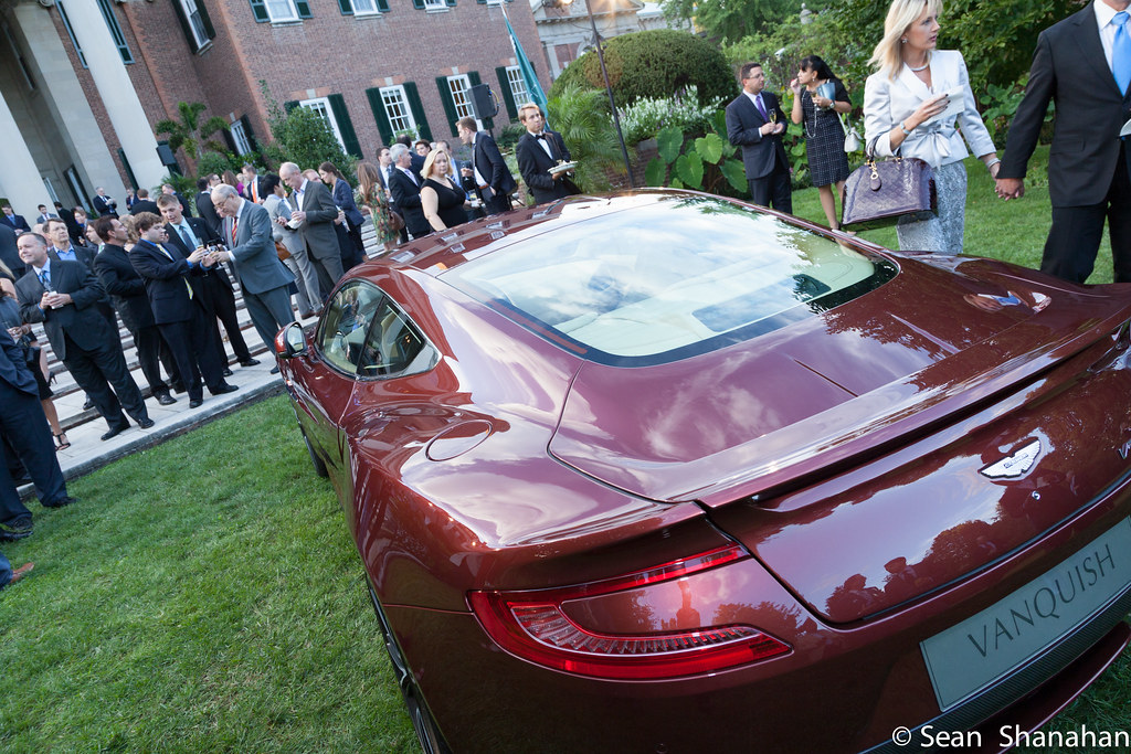 Aston Martin Vanquish 310 Aston Martin Vanquish 310