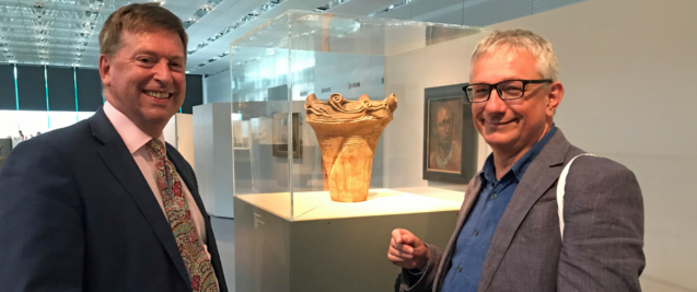 Paul and Prof Simon Kaner with Jomon Fire Flame Vessel