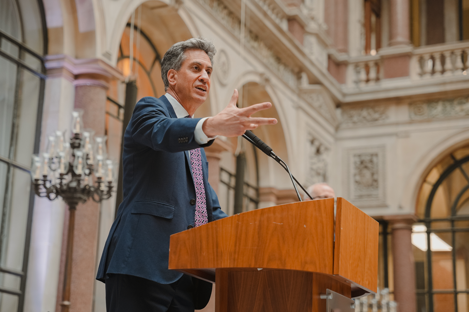 Ministro de Asuntos Exteriores Ed Miliband