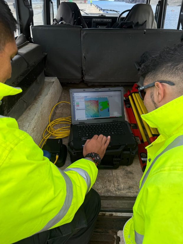 Seeing the seabed come to life: local teams analyse live survey data from the USV’s multibeam echosounder.