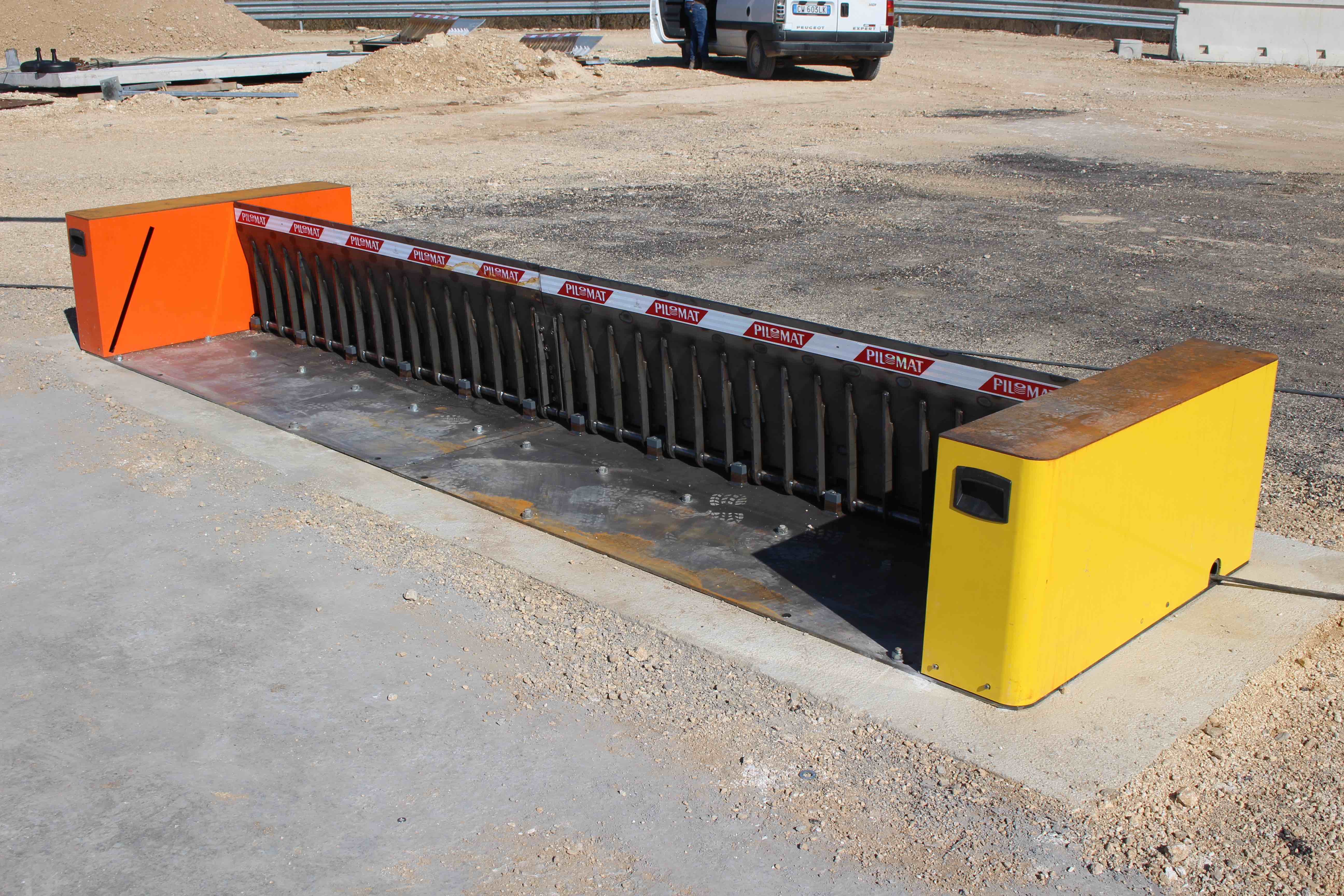 Antiterrorism Road Blocker surface mod. RBS500 3.5